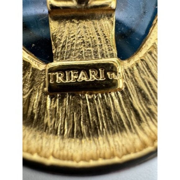 TRIFARI TM Blue Cabochon Earrings Elegant Oval Clip On Acrylic Anchor Design - Picture 13 of 16